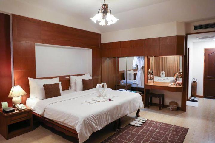Country Lake View Hotel 수판 부리 외부 사진