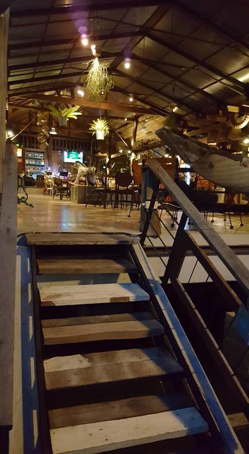 Country Lake View Hotel 수판 부리 외부 사진