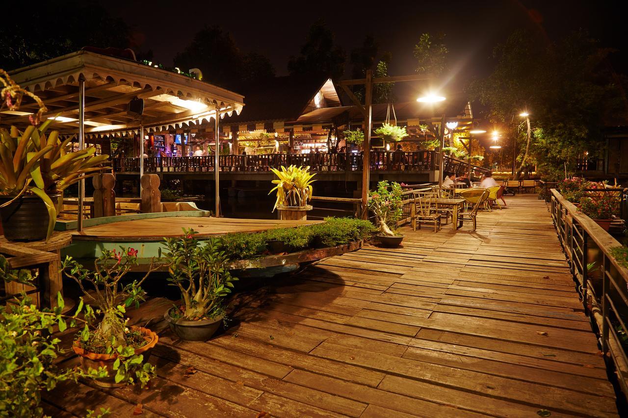 Country Lake View Hotel 수판 부리 외부 사진