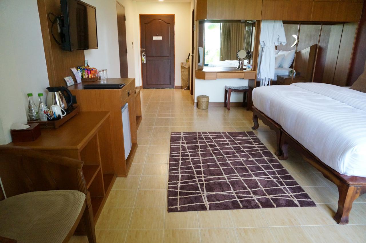 Country Lake View Hotel 수판 부리 외부 사진