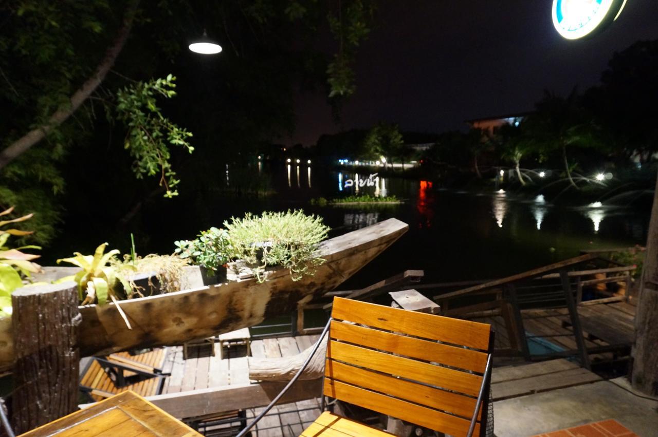 Country Lake View Hotel 수판 부리 외부 사진